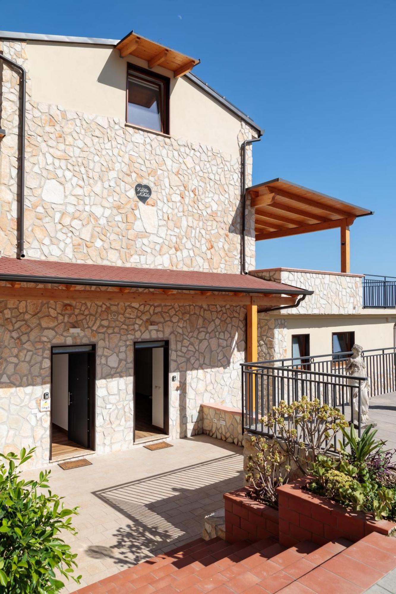 Nikita Casa Dei Limoni Neapel